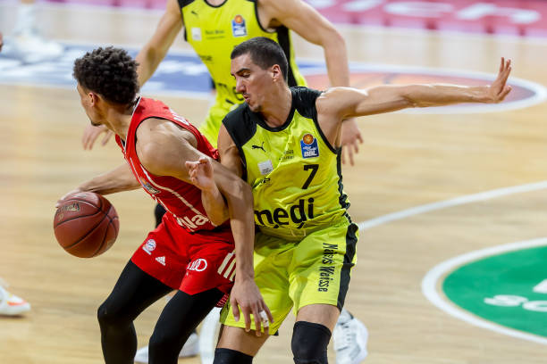 球员需要在 球员需要在